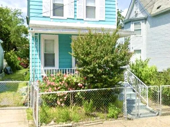 27 S 35th St, Camden, NJ 08105