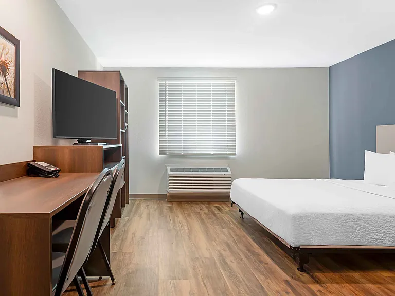 Studio Suite - 1 Queen Bed