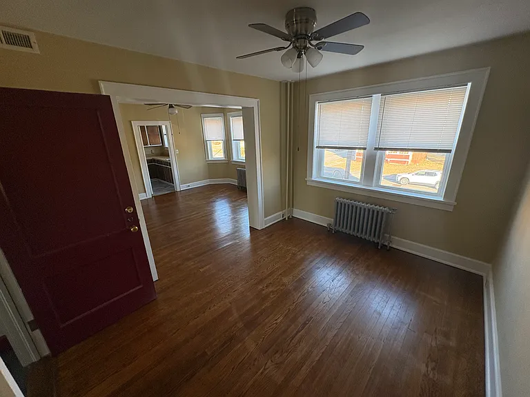 339 Jefferson Ave N #G — Photo 4