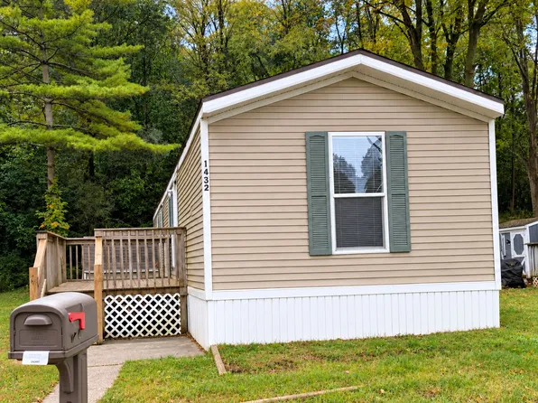 1432 Willow #128, Kalamazoo, MI 49004