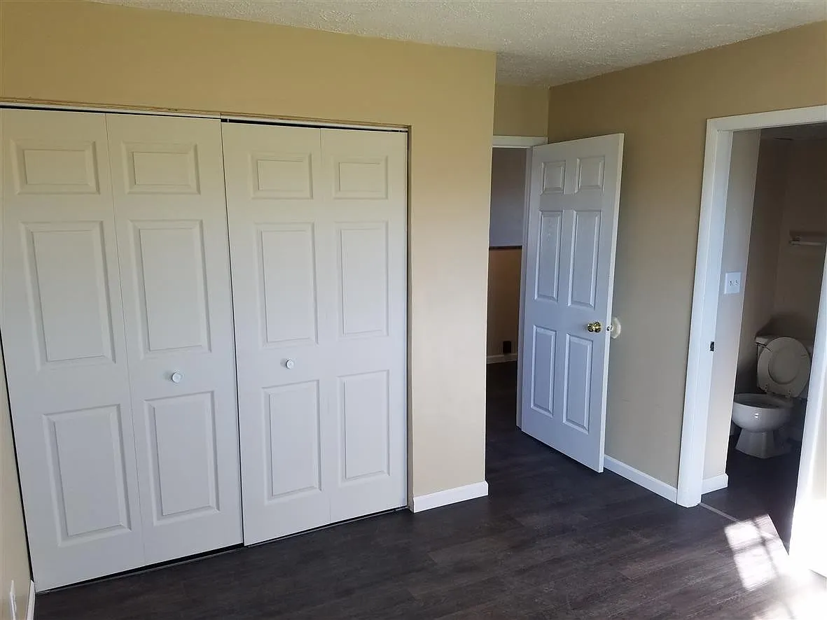 Cardinal Apartments — Photo 2