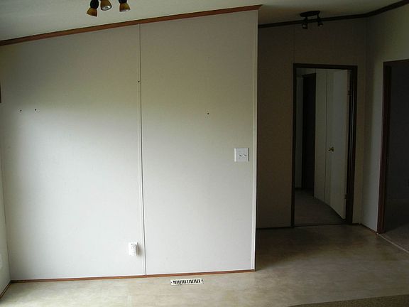 14522 Abell Road 010