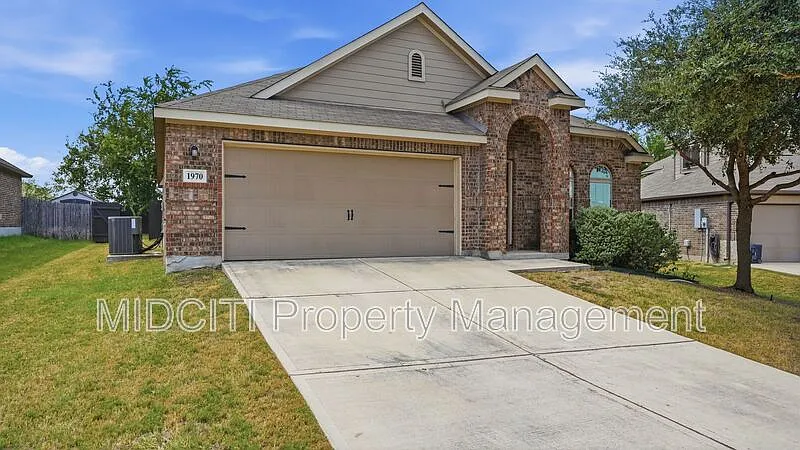 3 bed, 2.0 bath, 1552 sqft, $1,900 — Photo 2