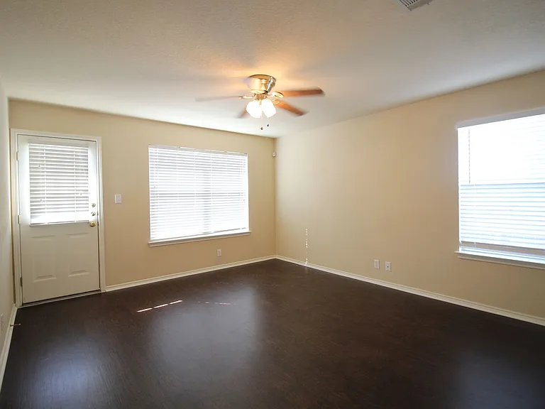 249 Val Verde Dr — Photo 9