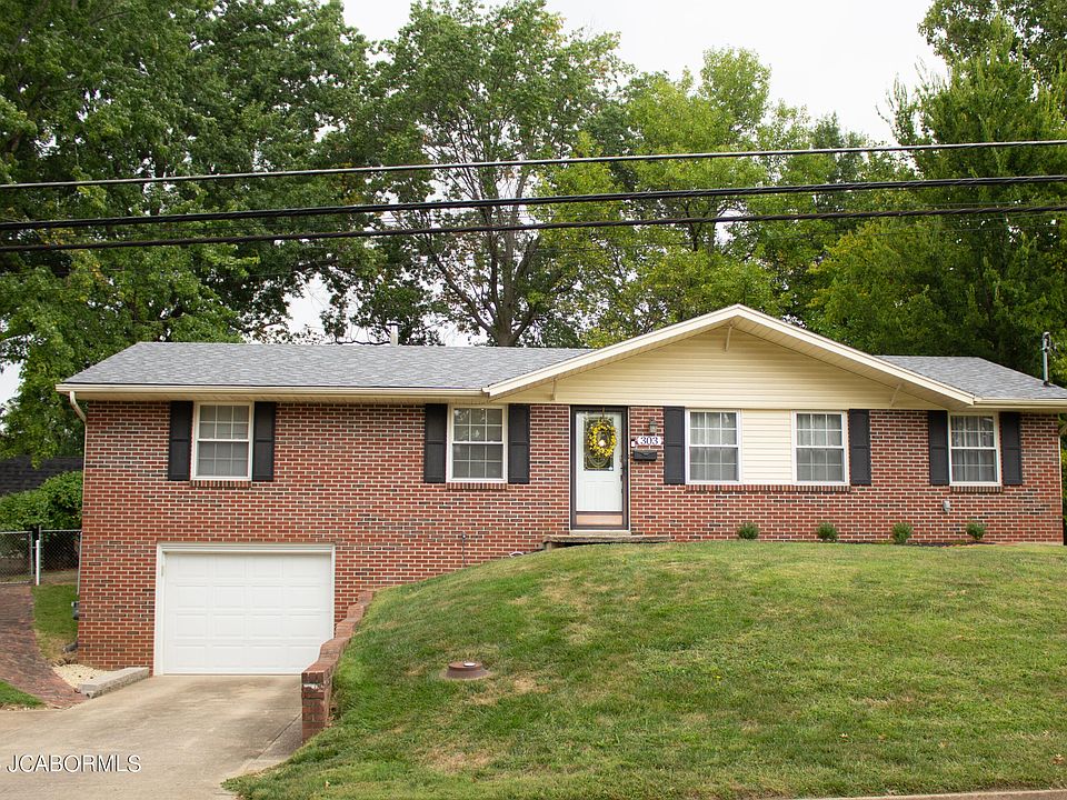 1st image of 303 Belair Dr