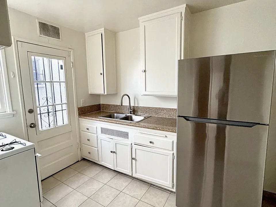 1213 E Ocean Blvd #5