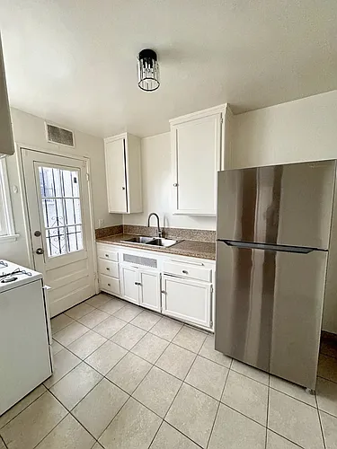 1213 E Ocean Blvd #5 Photo 1
