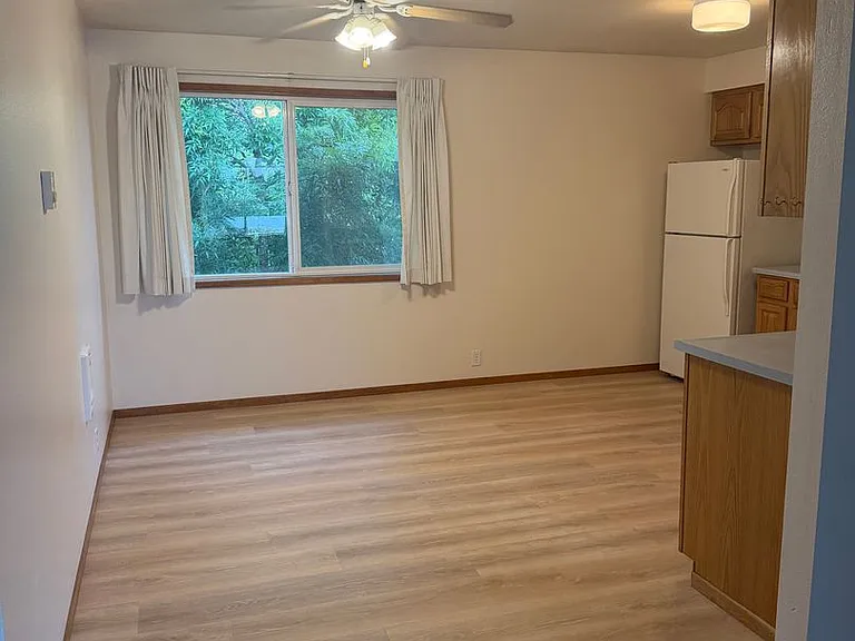 2420 Pheasant Blvd — Photo 5