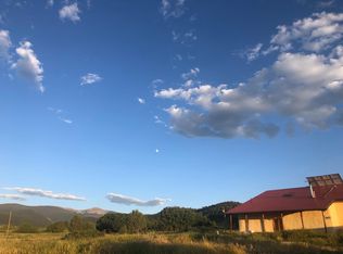 49 Las Trampas Rd, Llano, NM 87543