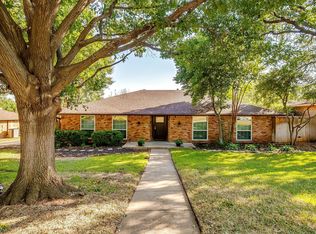 2608 High Oak Dr, Arlington, TX 76012