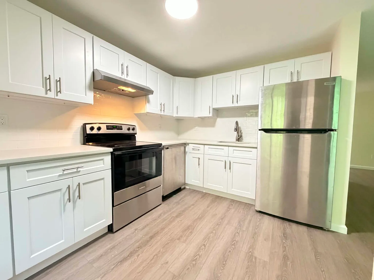 1 bed, 604 sqft, $1,800 — Photo 4