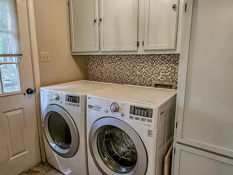 775 Royal Forest Dr — Photo 6