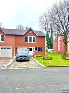 17 Devika Dr, Englewood, NJ, 07631