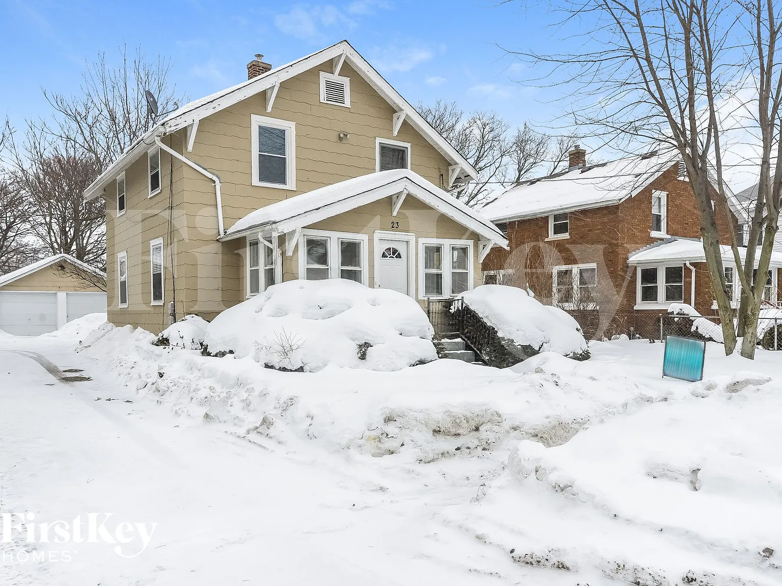 3 bed, 1.5 bath, 1089 sqft, $2,160 — Photo 2