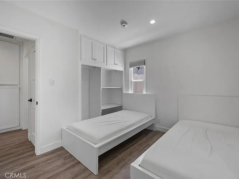 18015 Collins St — Photo 13