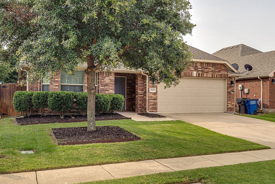 2829 Crescent Lake Dr, Little Elm, TX 75068 | Zillow