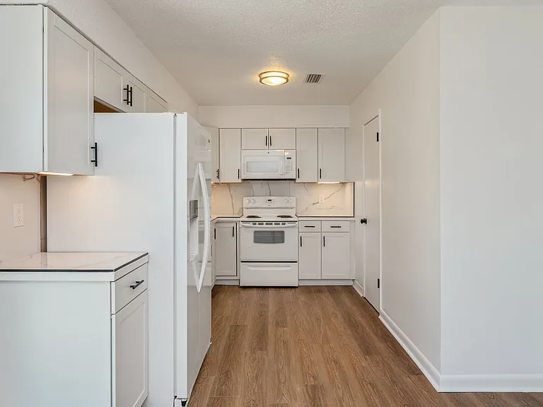 1416 Palm Blvd S — Photo 12