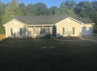 107 Redwood Dr, Lagrange, GA 30240