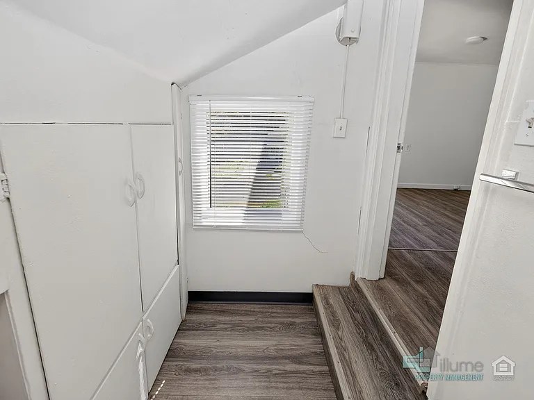 Charming Multi-Unit Living in Prime Northeast Salem Location — Photo 16