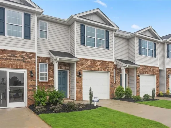 1327 Maltese Ln, Greensboro, NC 27405