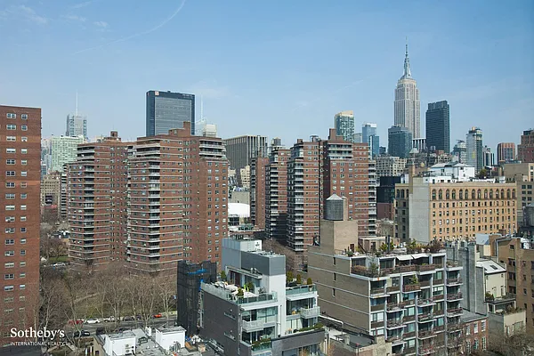 Sold by Sotheby's International Realty | media 22