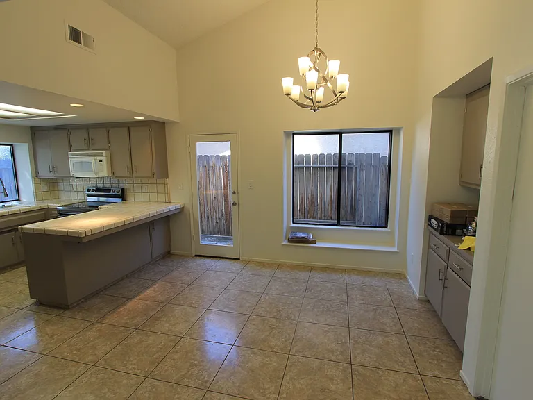 4209 Ryder Ln — Photo 5