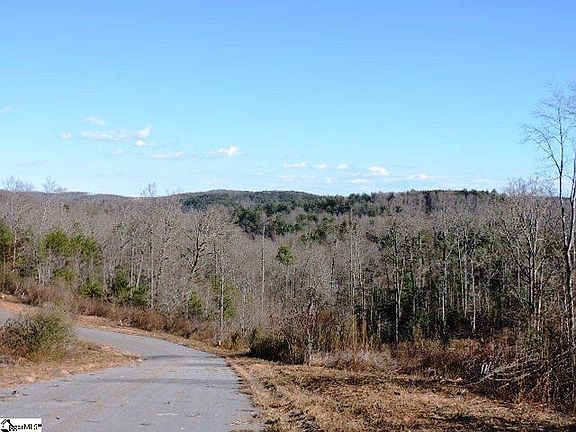 5th image of Eagles Crest Dr