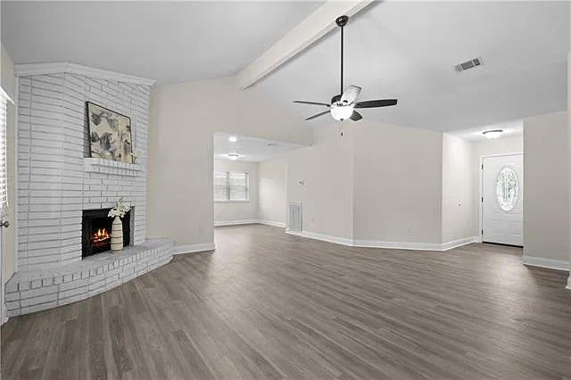 3 bed, 2.0 bath, 1510 sqft, $1,650 — Photo 3