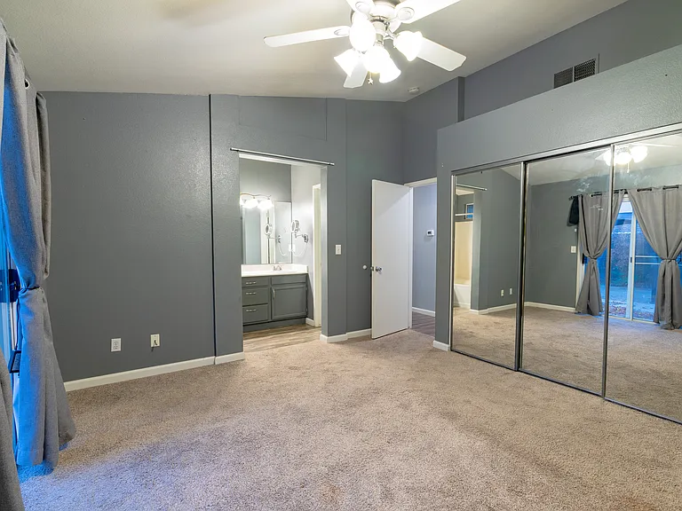 2834 Mitchell Ave — Photo 12