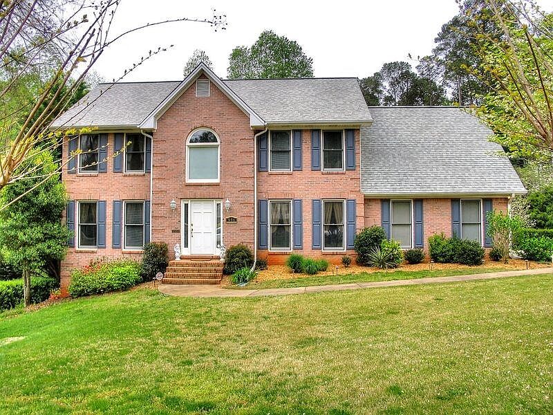 1st image of 906 Pinehurst Cv