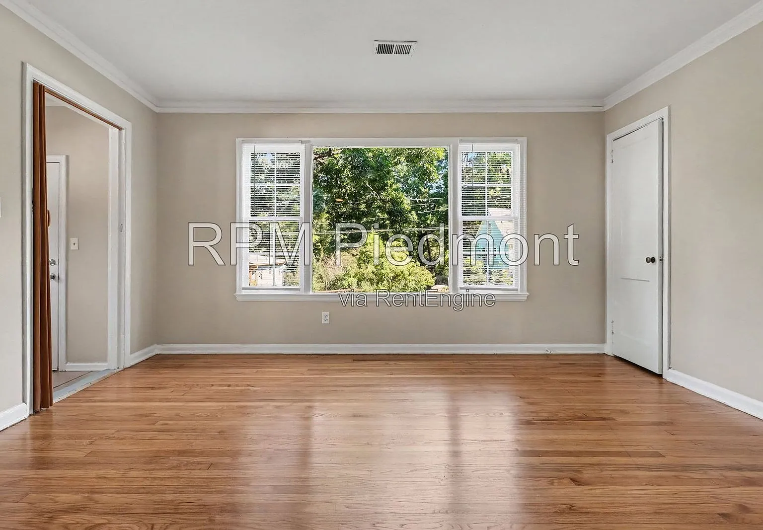 3 bed, 2.0 bath, 1600 sqft, $1,850 — Photo 2