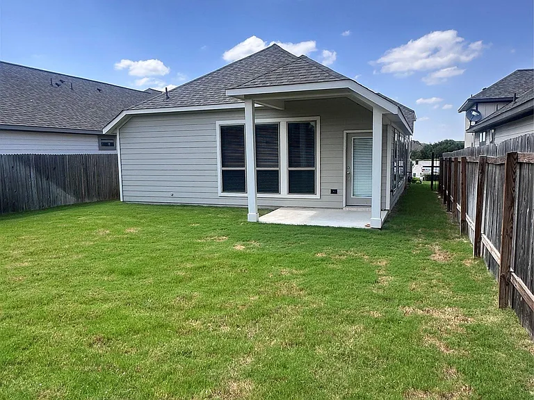 460 Los Olives Ln — Photo 2