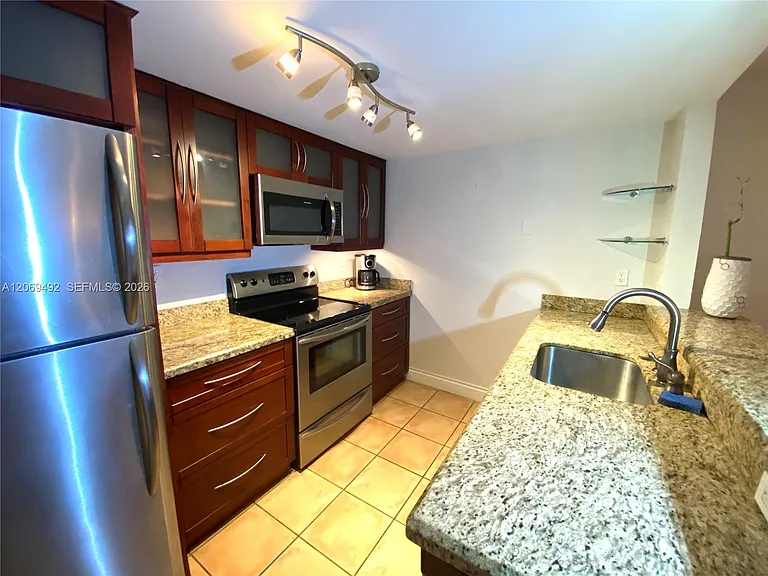 4530 SW 68th Court Cir #6-32 — Photo 3