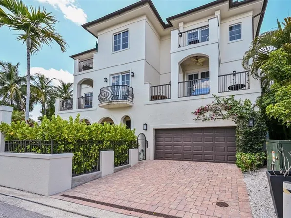 433 5th St S, Naples, FL 34102