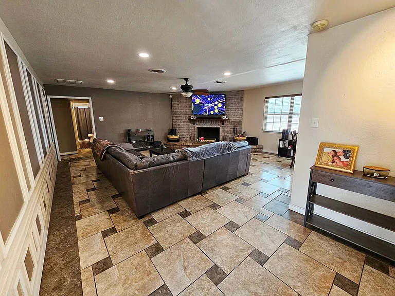1331 Scenic Dr — Photo 5