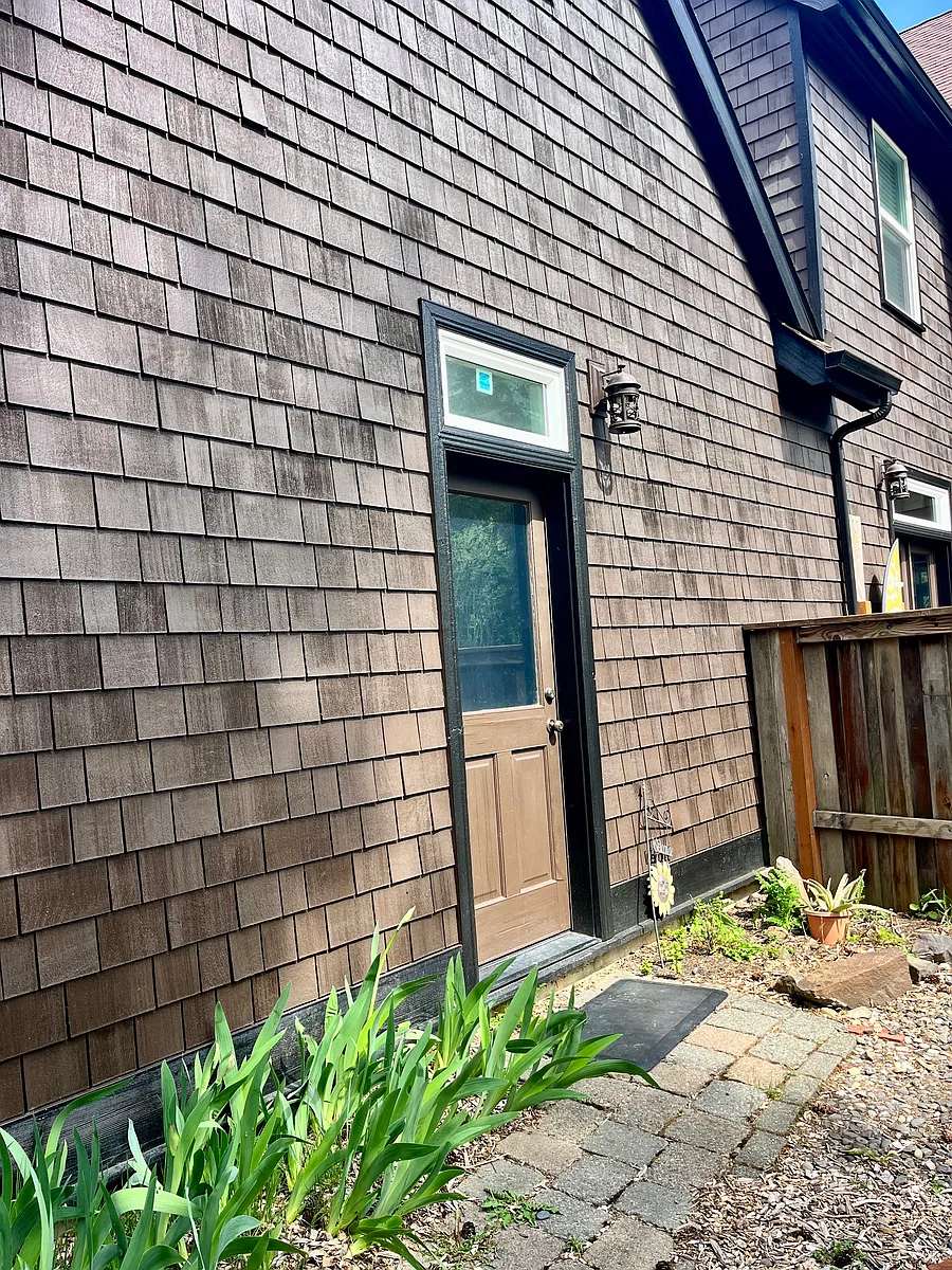 Private entrance - 661 Wind Mountain Rd #G