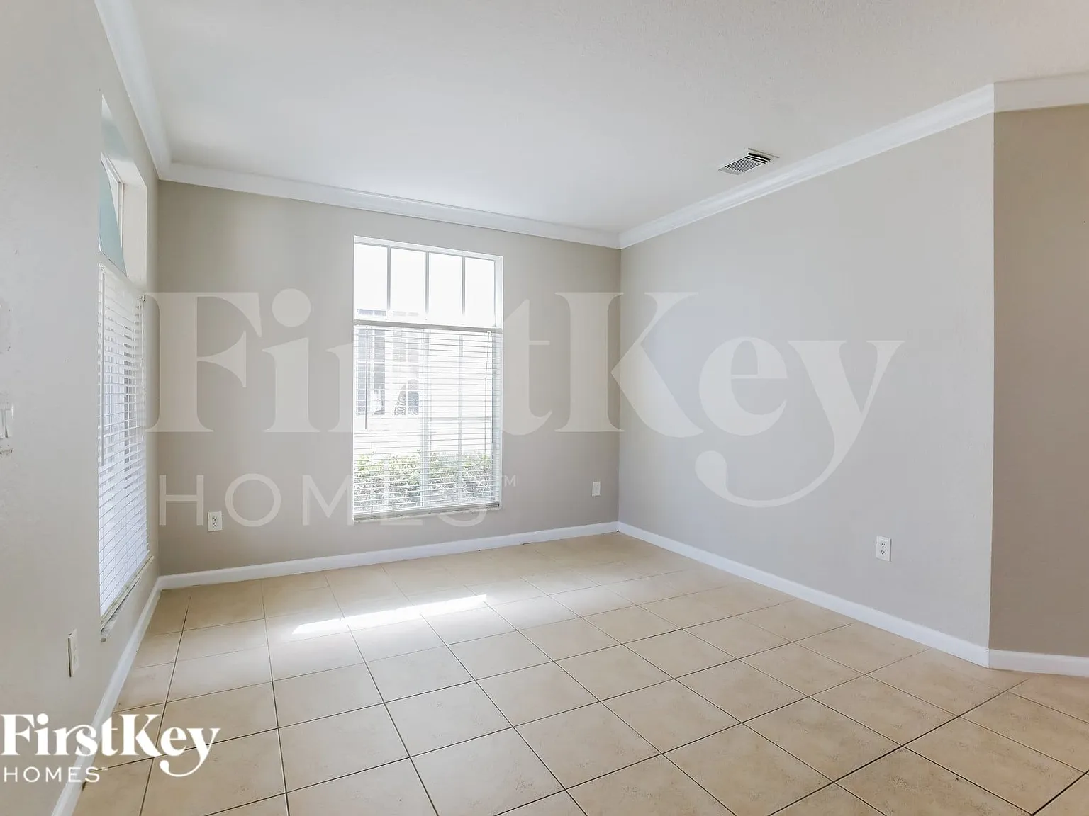 4 bed, 3.0 bath, 2658 sqft, $3,775 — Photo 2