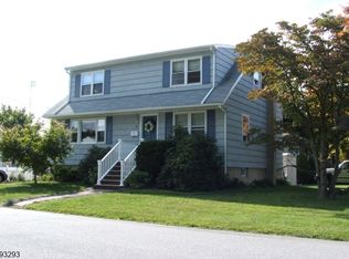 23 Park Ave, Bloomingdale, NJ 07403