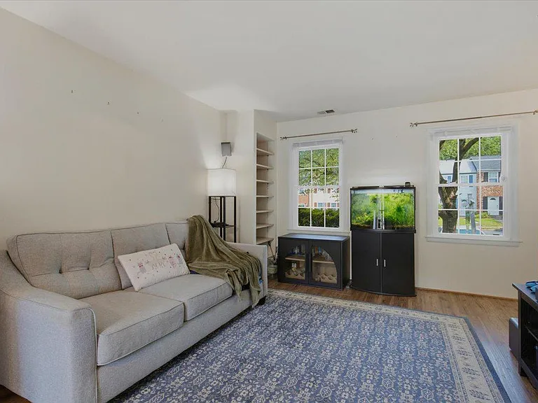 899 Holborn Ct #899 — Photo 14