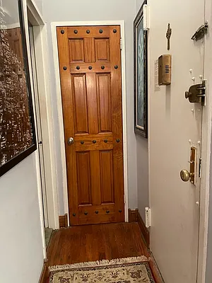 Sold by Manhattan Flats | media 7