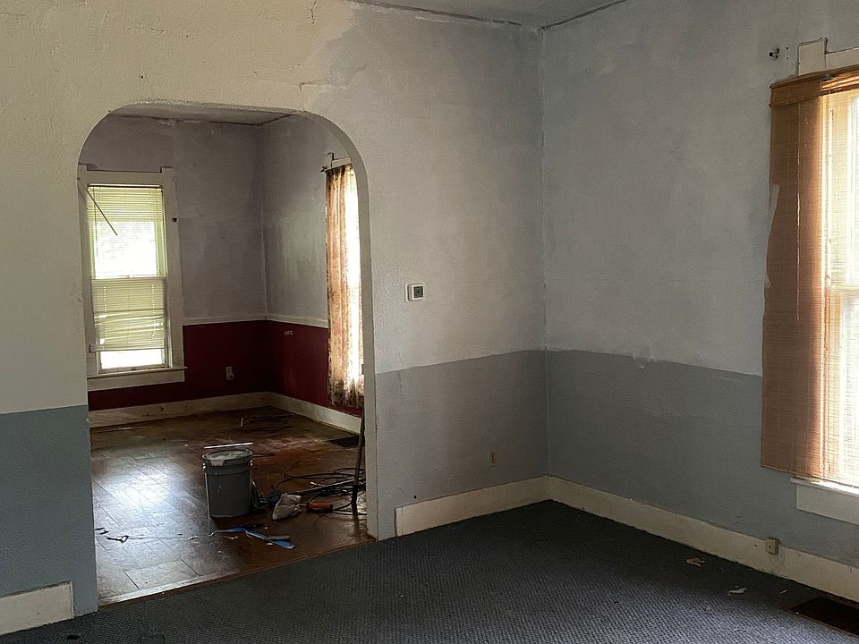 2nd image of 1504 Halford St