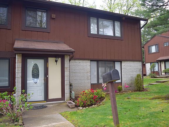 2nd image of 64 Belmar Dr W