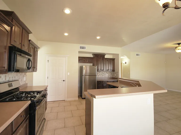 5513 Ignacio Frias Dr — Photo 13