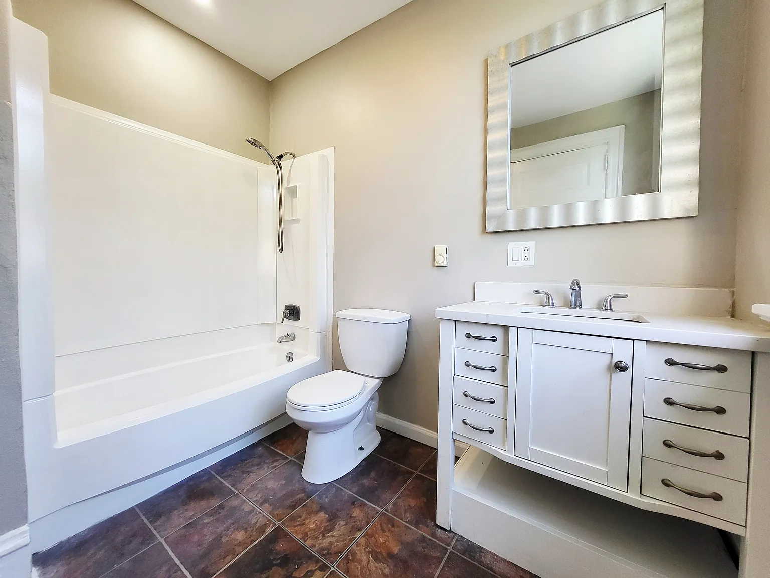 1 bed, 900 sqft, $1,250 — Photo 4