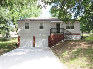 1200 NW Conway Ct, Blue Springs, MO 64015