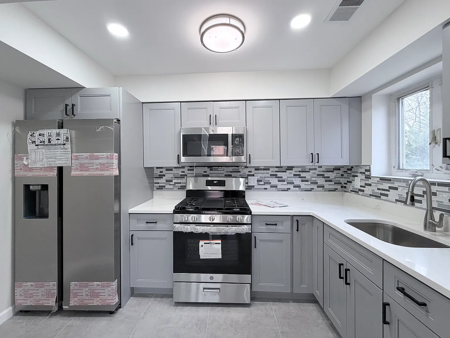 1 bed, 500 sqft, $2,100 — Photo 3