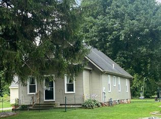 6461 Swiss Garden Dr, Temperance, MI 48182