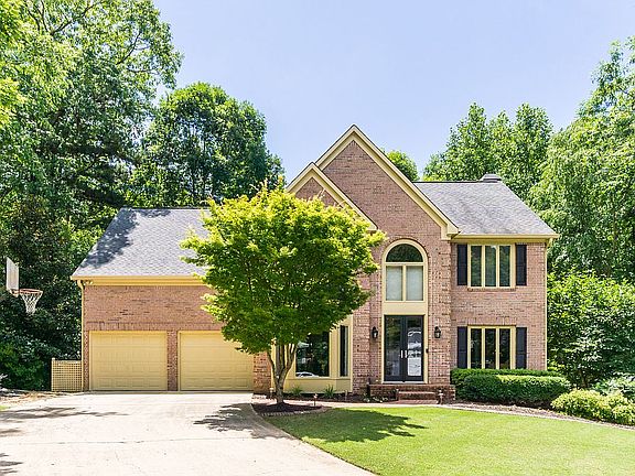 2nd image of 1607 Amberwood Ct