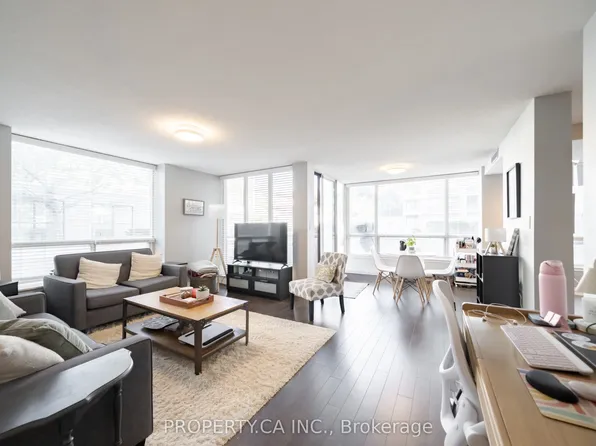 5785 Yonge St, Toronto, ON