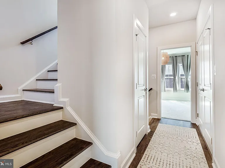 2335 Water Promenade Ave — Photo 32